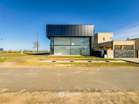 Local en Alquiler en Funes, $ 1.950.000