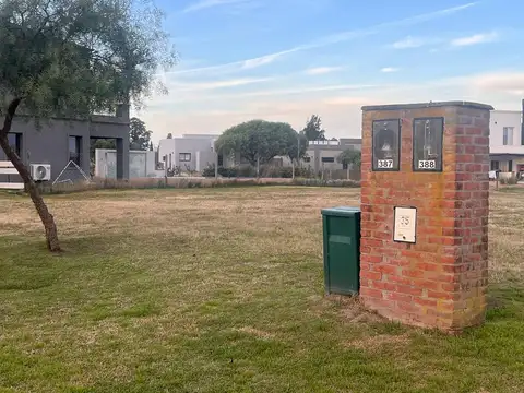 HERMOSO LOTE EN VENTA EN AREA 1 A LA LAGUNA COMPLEJO SAN SEBASTIAN