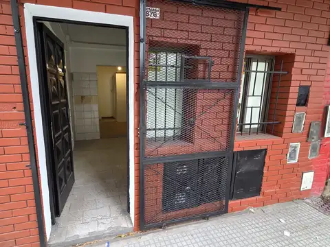 Alquiler Local Comercial Sin Expensas en Av. Castañares 4800. Villa Lugano