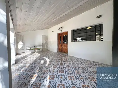Casa 6 ambientes con 4 baños