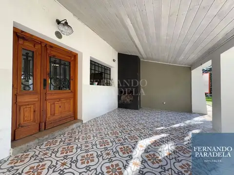 Casa en Venta con 3 cocheras