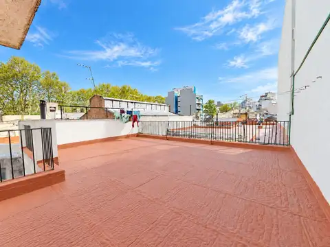 VENTA PH 2 AMB COLEGIALES  PATIO TERRAZA