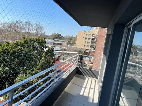 DEPARTAMENTO 2 AMBIENTES CON COCHERA