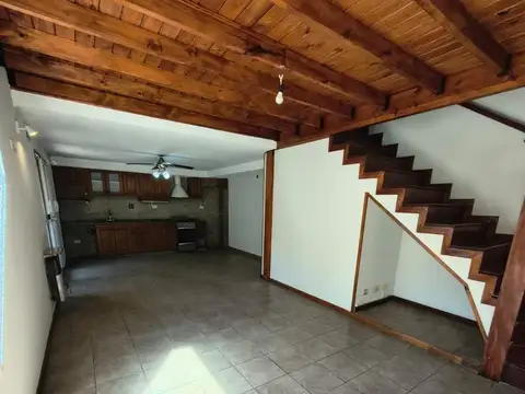 ALQUILER CHALET DUPLEX 3 AMBIENTES EN CARAPACHAY