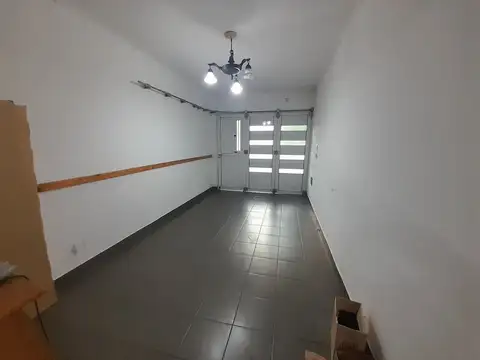 Depto Tipo Casa en Alquiler de 3 ambientes