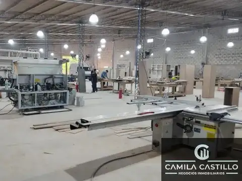 Galpón en venta de 2000m2 ubicado en Pontevedra