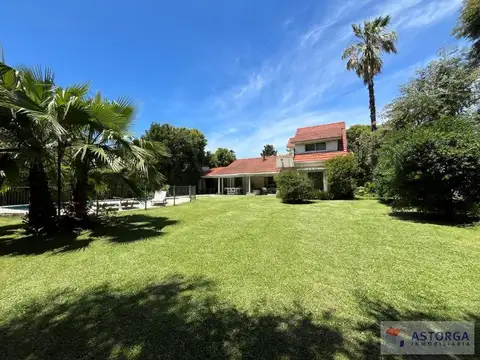Simpatica casa central en San Carlos C.C.