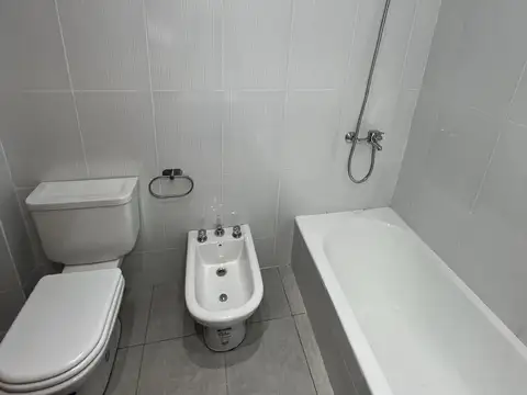 VILLA LURO POLA 100. PH TIPO CASA 3  AMB EN PLANTA BAJA.FRENTE  ""SIN EXPENSAS""