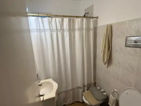SE VENDE EN CIUDAD JARDIN DEPARTAMENTO DE 2 AMBIENTES EN MUY BUEN ESTADO - FICHA 11065