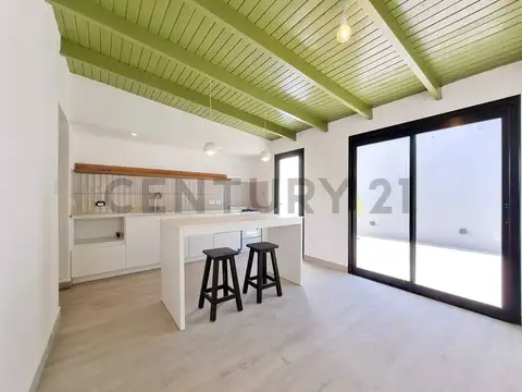 Casa 3 ambientes con 2 baños