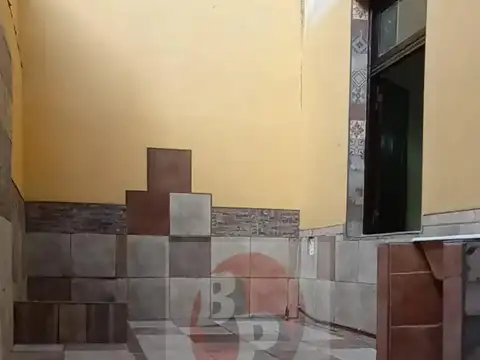 DEPARTAMENTO TIPO CASA 3 AMB. RECICLADO - OPORTUNIDAD 