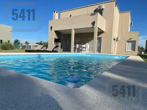 Venta / Alquiler amoblado Casa 5 ambientes en Santa Juana en Canning