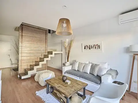Triplex balcón aterrazado parrilla Cochera fija descb en Belgrano