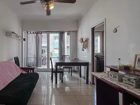 DEPARTAMENTO VENTA DE 2 AMB CENTRO BALCON FRENTE