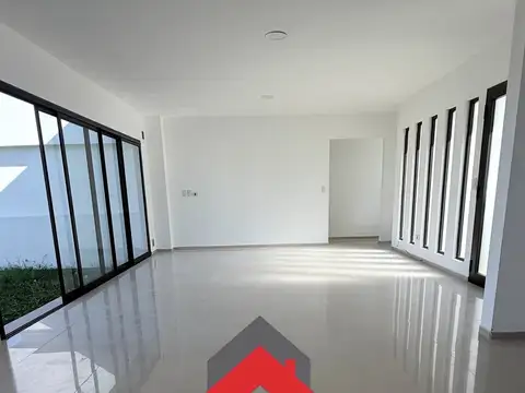 VENTA Club de Campo Jardines de San Lorenzo  Hermosa Casa 1 planta