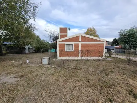 Casa 3 ambientes con 1 baño