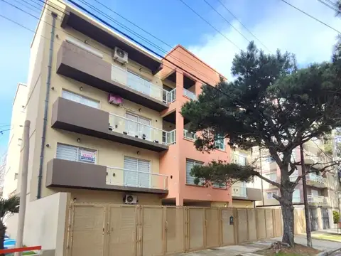 Moderno 2 Amb. con Cochera, Lavadero y Balcón, 65m² totales.