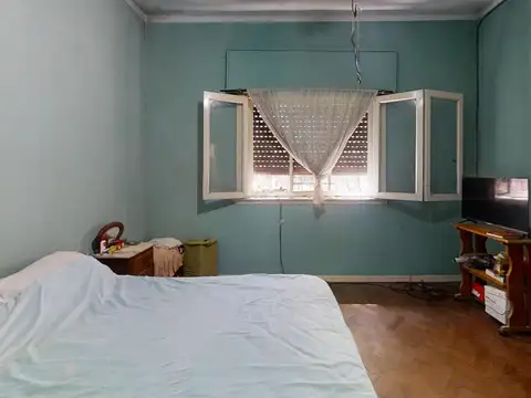 Casa 4 ambientes con 1 baño