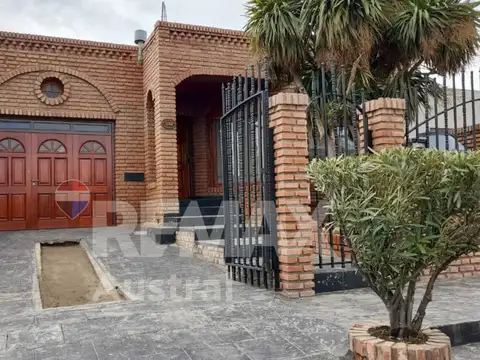 Casa dos dormitorios con quincho