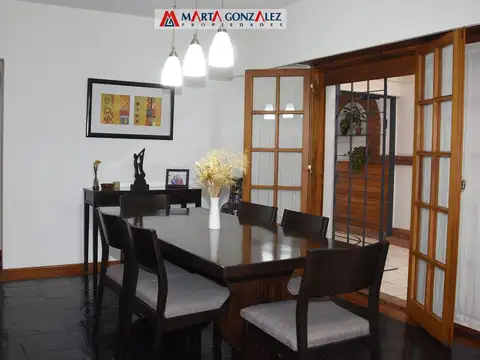 Casa en Venta con 4 cocheras