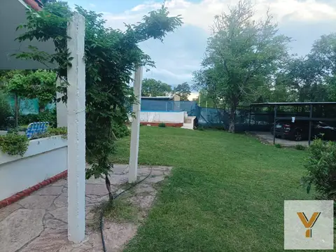 Casa 5 ambientes con 2 baños