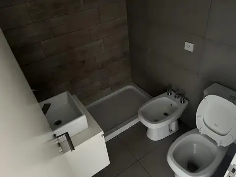 Alquiler - Departamento 2 dormitorios y 2 baños a metros del Rio