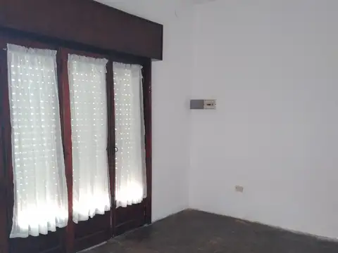Departamento en Alquiler en Lanus Este, $ 600.000