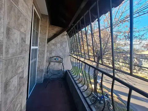Depto Tipo Casa en Venta al Este