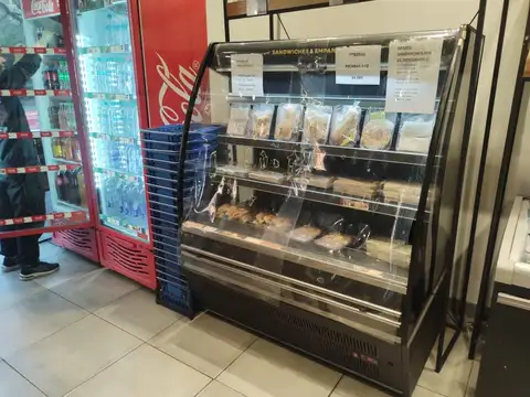 Panaderia - Despacho de pan frente a Plaza Flores