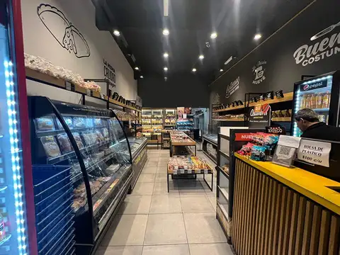 Panaderia - Despacho de pan frente a Plaza Flores