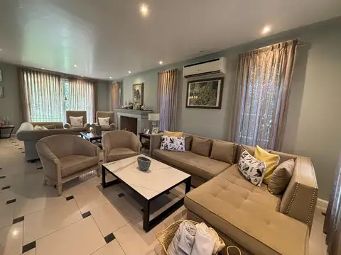 Casa en Venta en Saint Matthews, USD 498.000