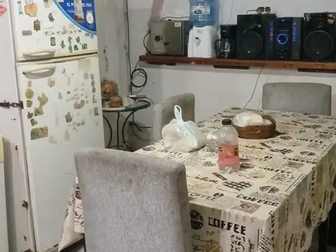 Casa 3 ambientes con 1 baño