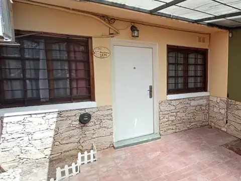 Depto Tipo Casa en Alquiler de 2 dormitorios