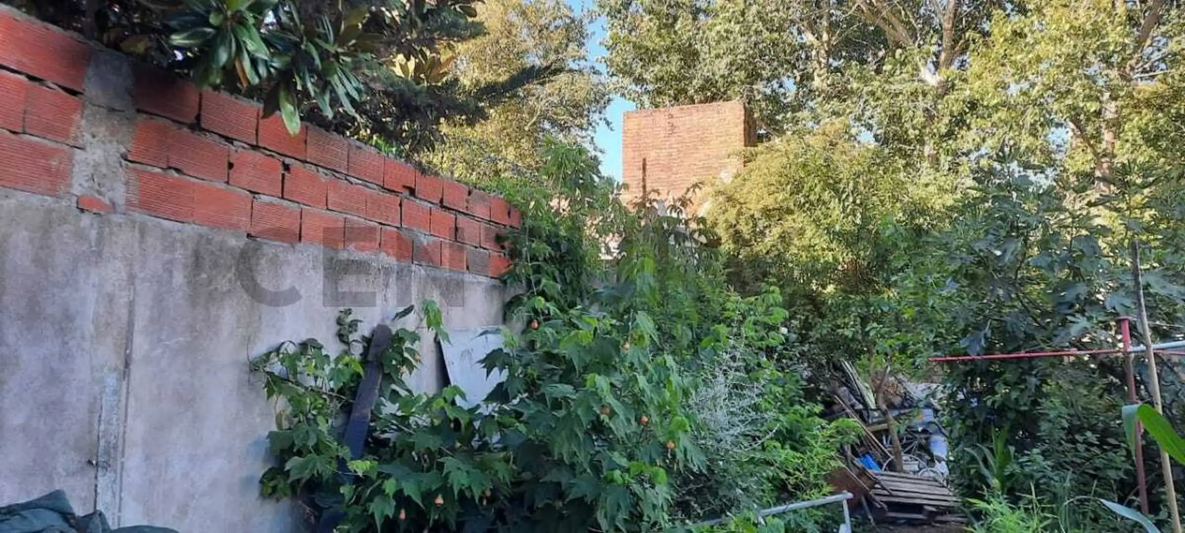 Vendo lote en Barrio Los Pinares