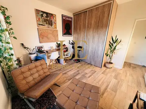 Casa en Venta con 4 cocheras