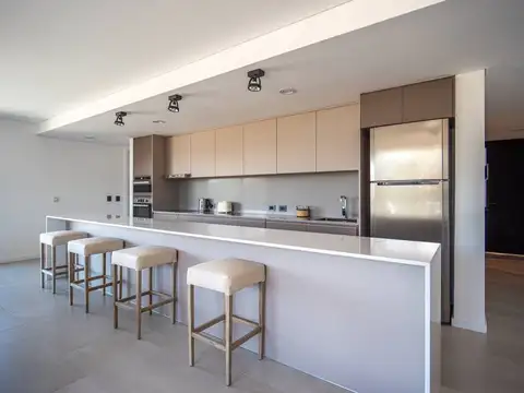 Departamento 4 ambientes con 4 baños