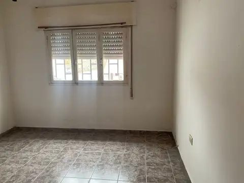 VENTA CASA 2 DORMITORIOS + DEPTO B. RIVADAVIA CBA