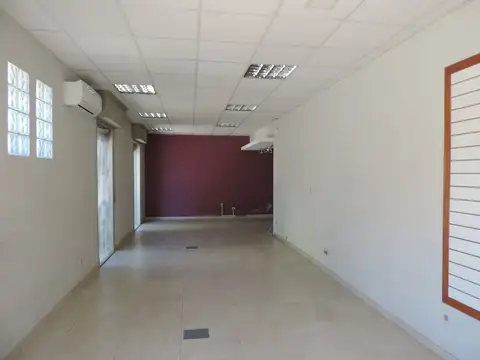 Local en Alquiler 225 años