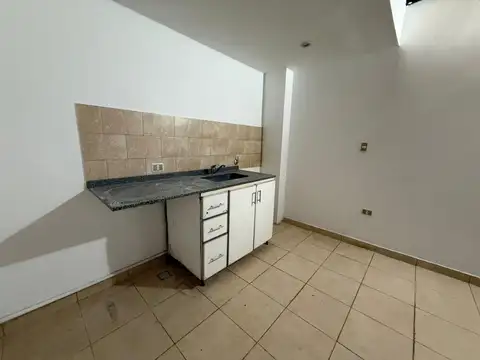 Depto Tipo Casa en Alquiler en Lanus Oeste, $ 380.000