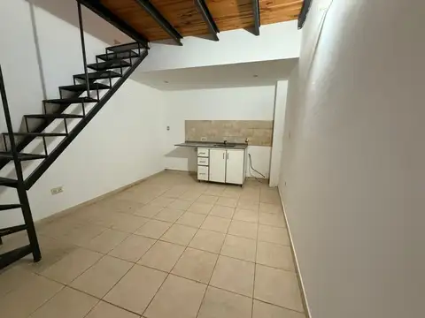 Depto Tipo Casa en Alquiler de 2 ambientes