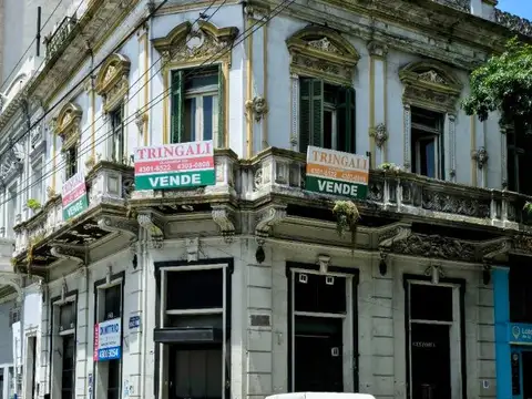 PH 6 AMB. PRIMER PISO AL FRENTE CON BALCON Y TERRAZA PROPIA