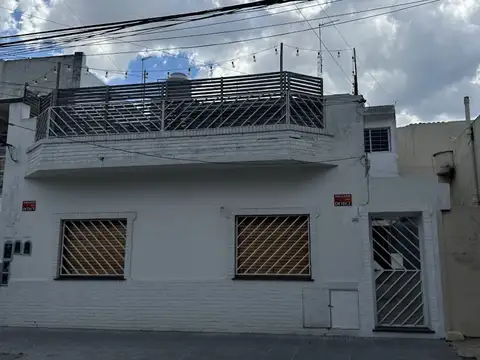 Departamento tipo casa en venta en Villa Real