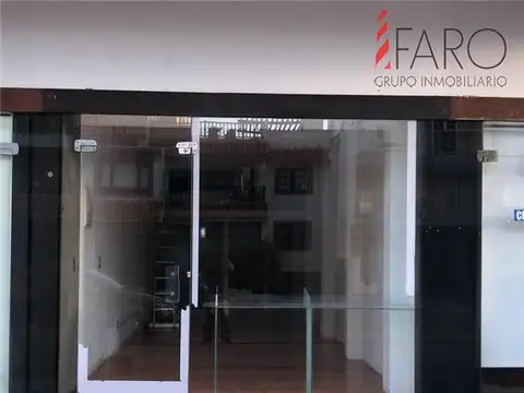 Local en venta sobre calle 24, a una cuadra de la plaza de los artesanos