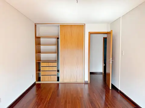 Departamento 5 ambientes con 2 baños
