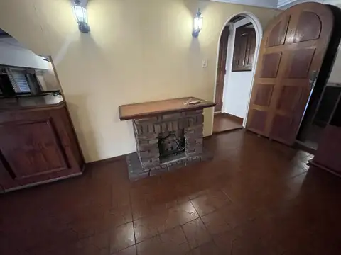 Casa 3 ambientes con 1 baño