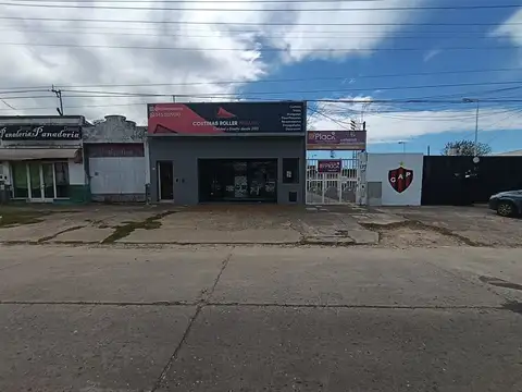 Propiedad con 5 departamentos en Av. Churruarín