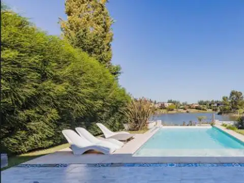 Casa 5 ambientes con 2 baños