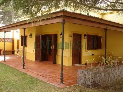 Casa en Alquiler Temporal con 1 cochera
