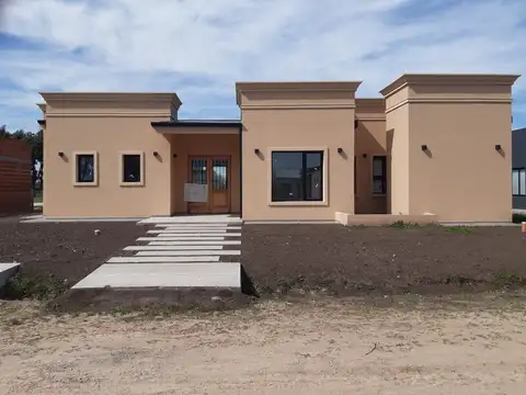 Venta Casa 3 ambientes -Loma Verde - Escobar - GBA Norte