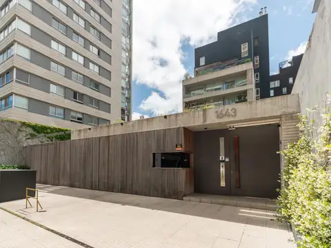 Departamento de tres ambientes en dúplex con vista al río en edificio Domus, Vicente López.